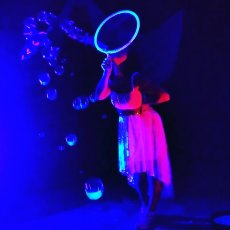 Неонове бульбашкове шоу у Льові
